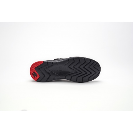 Zapatilla Umbro Melland II Black / Carbon / Vermillion