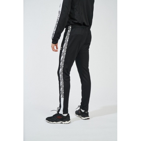Pantalón Umbro Malawi Negro / Blanco