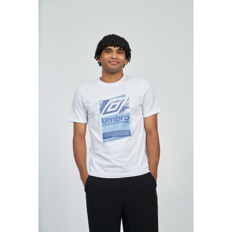 Camiseta Umbro FW Layered Box Logo Graphic Tee Brilliant White