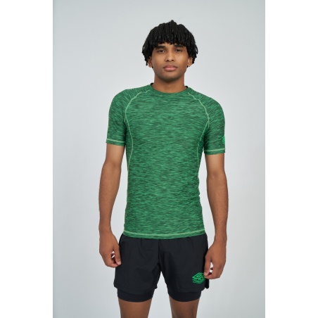 Camiseta Térmica Umbro Pro Training Elite Baselayer Black / Andean Toucan