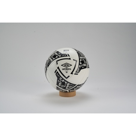 Balón de Fútbol Umbro Neo Swerve Training White / Black