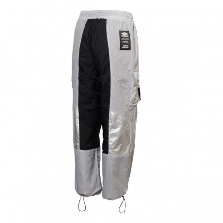 Pantalón Umbro Reflective Tech Pant Gris