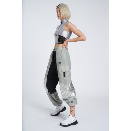 Pantalón Umbro Reflective Tech Pant Gris