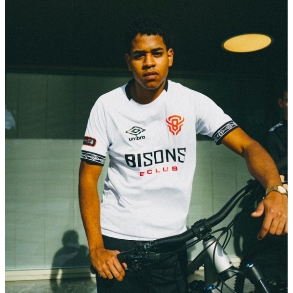 Camiseta Umbro Bisons Eclub Home 22-23 Replica Jersey
